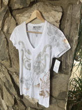 Load image into Gallery viewer, Thai Rodeo V-Neck in White